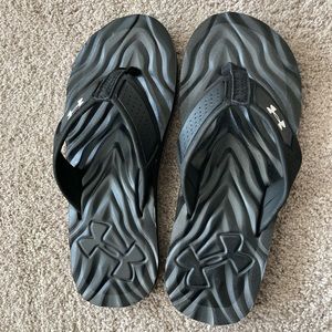 Boys Under Armour flip flops